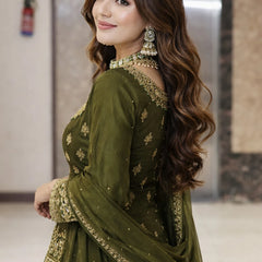 Stylish Embroidered Kurta Set with Dupatta (Green)